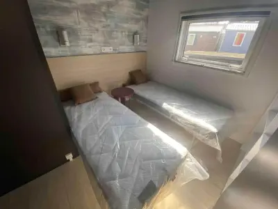 Zidna aluminijska nadstrešnica za terasu 546×294 cm – Bijela - Detalj 8