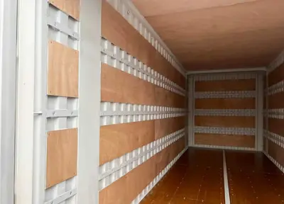 Pomorski kontejner 40 stopa High Cube s dvostrukim vratima (Double Door) - IICL - Detalj 8
