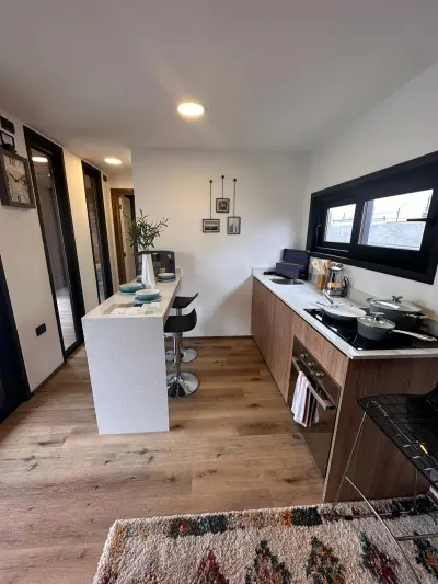 Pomorski kontejner 20 stopa (6m) High Cube Hard Top s krutim krovom - Novi - Kontejneri Hrvatska